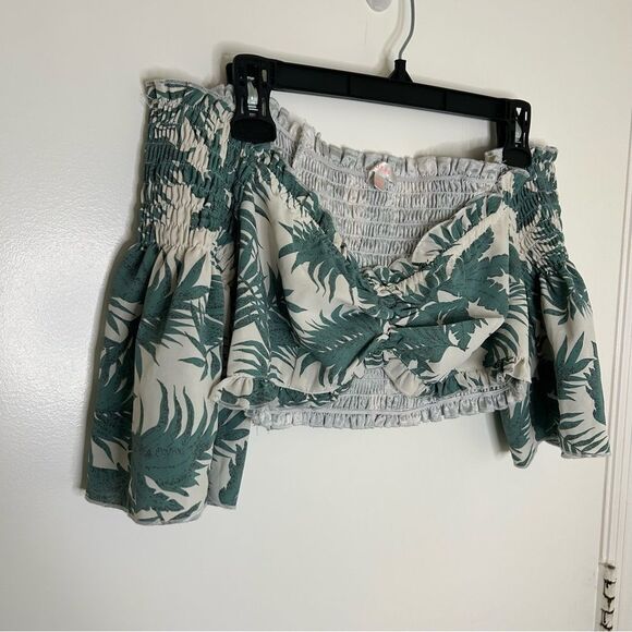 Luxxel | white and green tropical print smocked crop top | Large - Picture 2 of 5